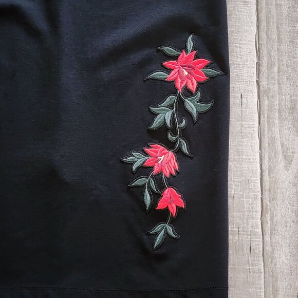 Labijou Pencil Skirt Large Embroidered Black Flowers Pull On Elastic Waist NWT - Picture 2 of 10